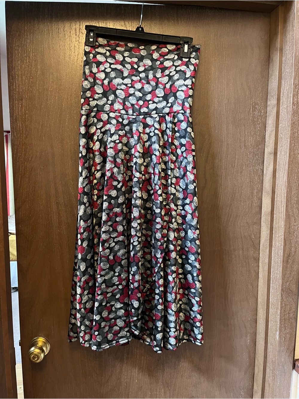 black red & silver wrap skirt S-M